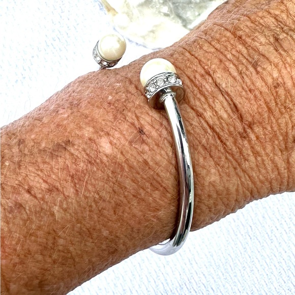 Ann Taylor Silver Faux Pearl Rhinestone Cuff Bracelet EUC - Picture 4 of 11